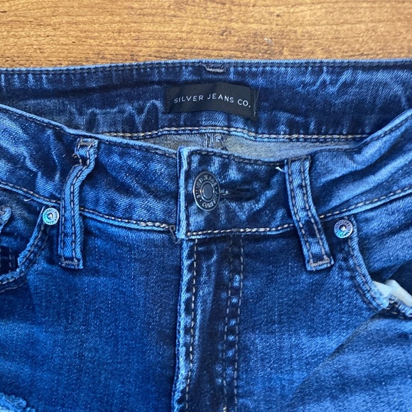 Distressed Blue Jeans - Picture 3 of 9